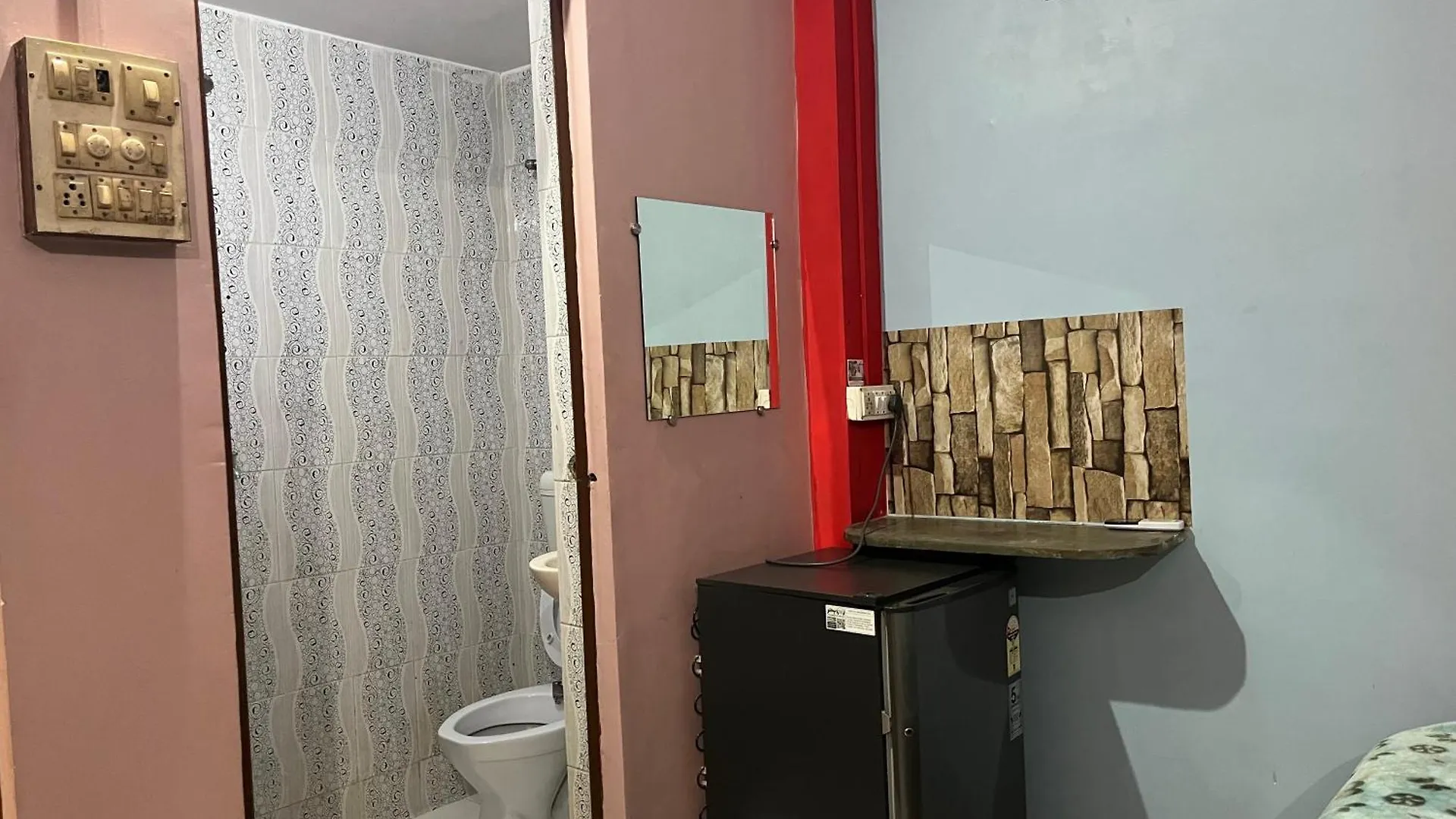Indra Paying Guest House Varanasi